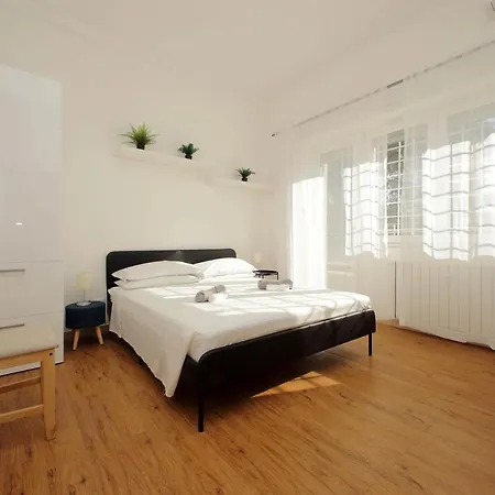 Zucchi Guest house